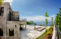 Oak Leaf Residences فنادق في Przno