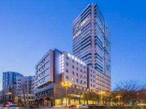 Home Inn Business Travel Hotel (Sofia Church Shop, Central Street, Harbin)