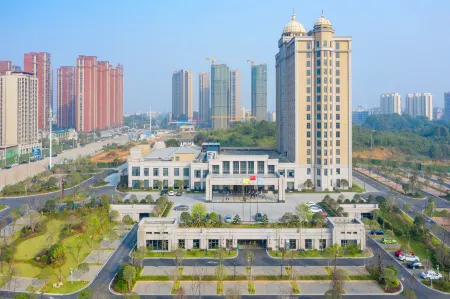 Ronghu Hotel Отели рядом с достопримечательностью «Zhang Guying Village»