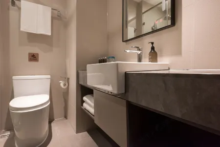 Homeinn Selected(Beijing National Stadium Branch) Отели рядом с достопримечательностью «Linglong Tower»