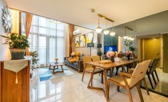 Huamo Apartment (Guangzhou South Railway Station Hanxi Changlong Metro Station)