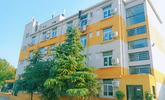 Yuehang Hotel (Zhengzhou Xinzheng Airport)