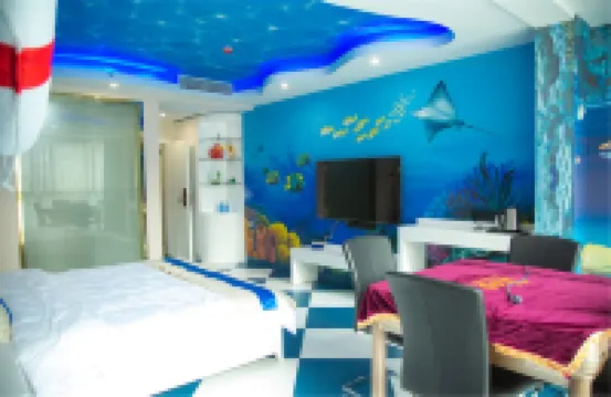 Zhijiang Cailan Theme Hotel (Longjin Fengyu Bridge)