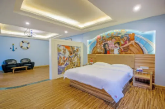 A Chain Hotel (Sunshine Night Market)