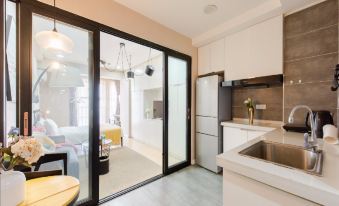 Suiyu Light Luxury Apartment