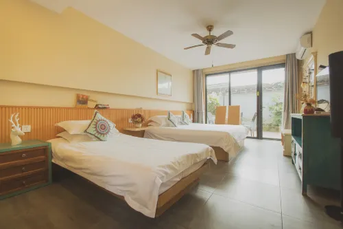 Seven Corners Hostel
