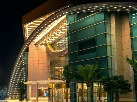 Royal Swiss Lahore Отели рядом с достопримечательностью «Лахор Юниверсити оф Менеджмент Сайенсиз»