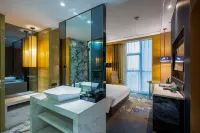 Tianhai Hotel (Jiujiang The Second Yangtze River Bridge Harbor)