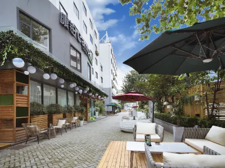 Campanile Hotel (Shanghai Jing'an Temple) Отели рядом с достопримечательностью «Former Residence of Chen Lifu»