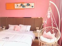 泓丰酒店(佛山容桂店) - 粉色元素吊篮大床房
