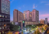 Holiday Inn Express Ningbo City Center Hotels near Tian Yi Ge Museum