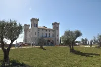 Castello Bonaria Wine & Spa Resort Các khách sạn gần Centro Ippico Il Felciaino