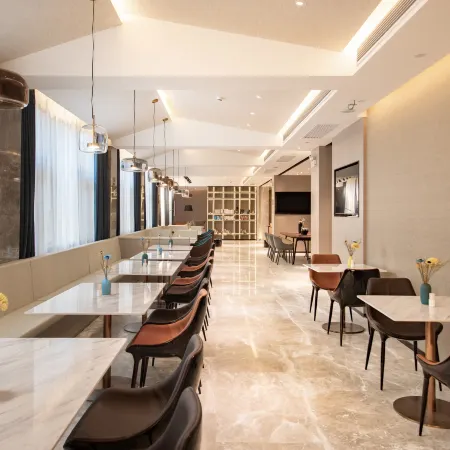 Atour Hotel (Hefei Huaihe Road Pedestrian Street, Mingguang Road Metro Station)