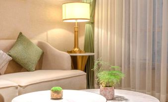 Light Luxury Hotel(Heihe Heilongjiang Riverside)