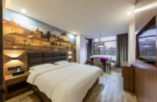 Jichu Hotel (Jianli Rongcheng Avenue Chinese Medicine Hospital Branch)