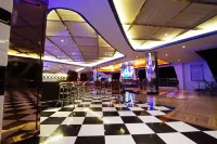 Central Park Reef Resort - bar