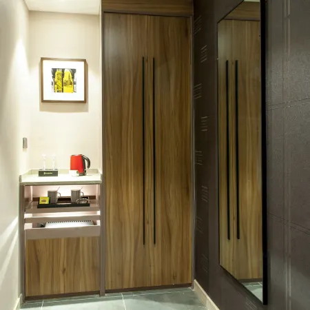 Homeinn Plus Hotel (Wuhan Zhongnan Subway Station WushangMengshidai) Отели рядом с достопримечательностью «Храм Баотун»