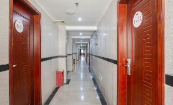 Guangfei Huishang 168 Hotel (Shenzhen Longgang Longcheng Plaza Dayun subway station store)