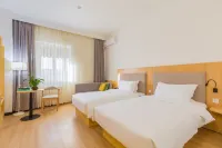 Huayi Collection Hotel (Beijing Xinguozhan Capital Airport) Hotel dekat Luhecheng Sightseeing Orchard