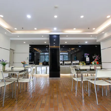 Jinjiang Inn Style (Taiyuan Wanda Plaza International Trade Center) Отели рядом с достопримечательностью «Бассейн Черный Дракон»