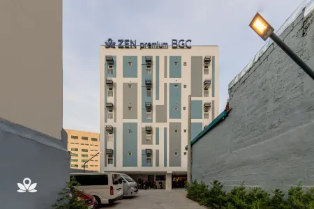 IHotel Uptown BGC