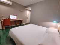 如家酒店(南宁剧场地铁站朝阳步行街店) - 净馨大床房(无窗)