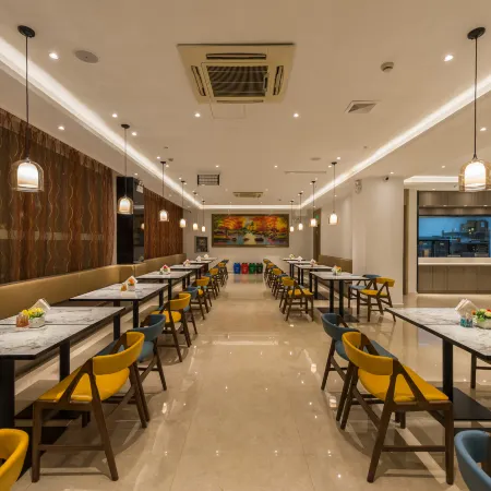 HanTing Hotel (Haining Haichang Road Railway Station)