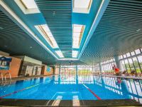 铂莱顿度假酒店(河源巴伐利亚店) - 室内游泳池