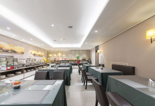 홈 인 플러스 호텔 하얼빈 센트럴 스트리트