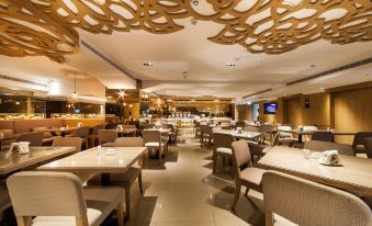 Green World Station Hotel