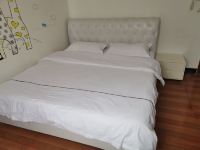 广州二十五小时学生公寓 - 温馨大床房