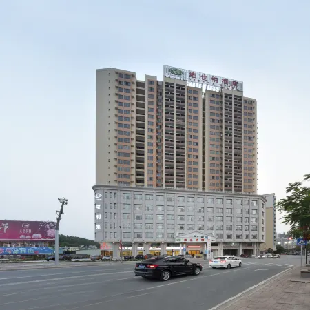 Vienna Hotel (Xinyi Jiaoyucheng River View)