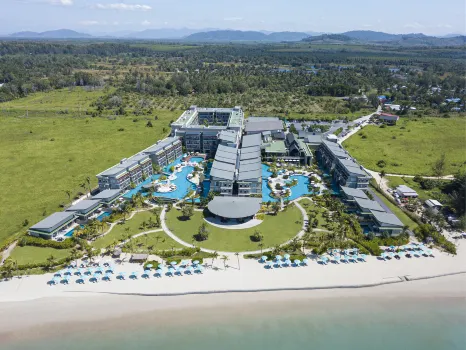 Le Meridien Khao Lak Resort & Spa Hotels in der Nähe von Baan Nam Khem Pier