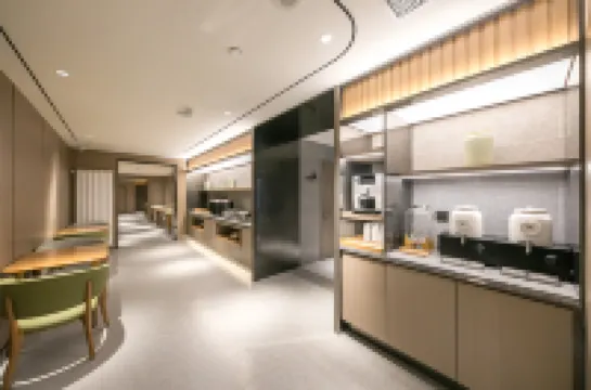 โรงแรม JI (สถานีรถไฟฟ้าใต้ดินสนามกีฬากรรมาชนซานหลี่ถุน ไท่กู่หลี่ ปักกิ่ง)