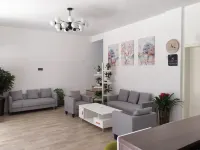 Baili Duyun Yunjin Inn Hotels near Shiniu Tourism Town