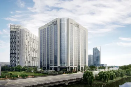 Courtyard by Marriott Jiangsu Taizhou Отели рядом с достопримечательностью «Jiangsu Taizhou Garden Expo Park»