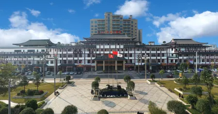 Yuhe Hotel Отели рядом с достопримечательностью «Dongfeng Weir-Qianfo Rock»