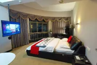 Xiaojia Biyu Business Hotel