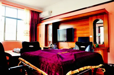 玉龍長征商務飯店 老君山國家地質公園-針闊混交林附近的飯店