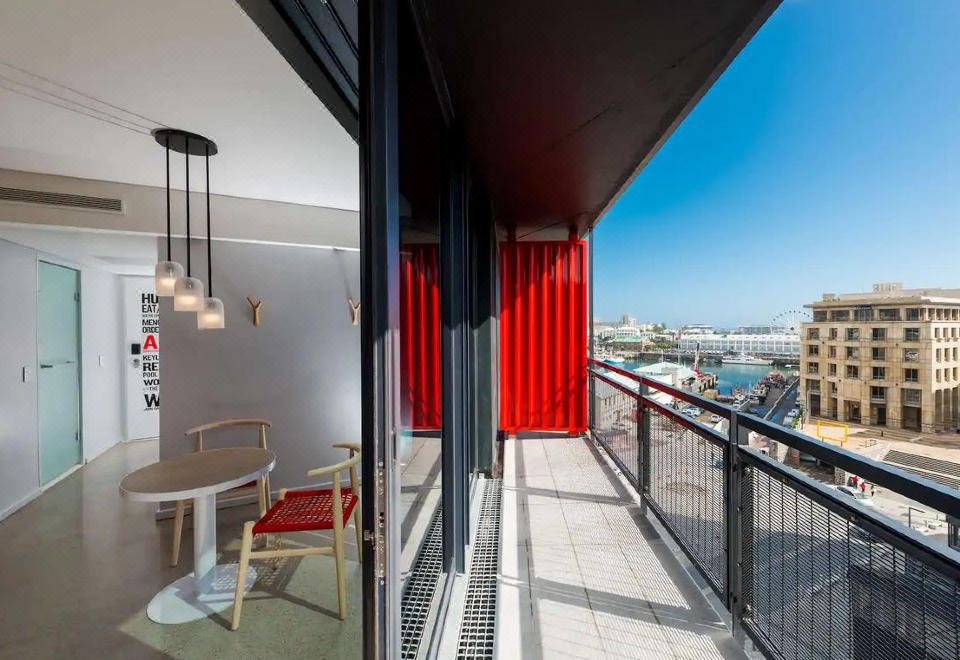 래디슨 레드 호텔 V&A 워터프런트