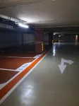 Xingjia Yilong Hotel - parking