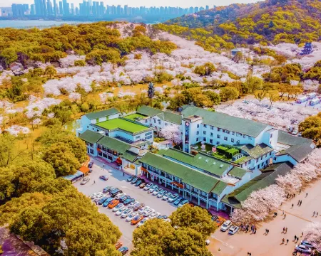 Wuxi Sakura Villa （Taihu Yuantouzhu Scenic Area） Hotels in Wuxi