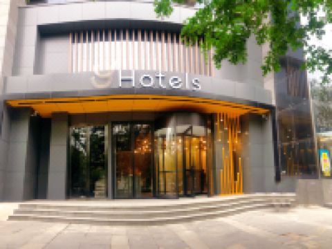 Y酒店(西安市中医医院地铁站店) - 酒店外部