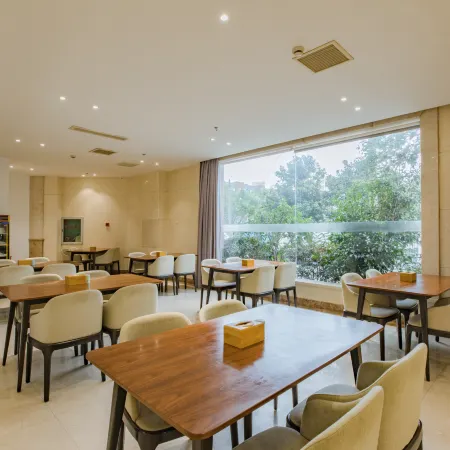 Huanlesong Hotel