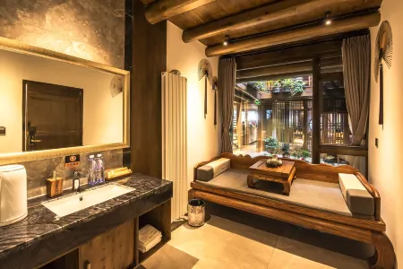 Tongzi Huakai Homestay Отели рядом со станцией Langzhong Railway Station