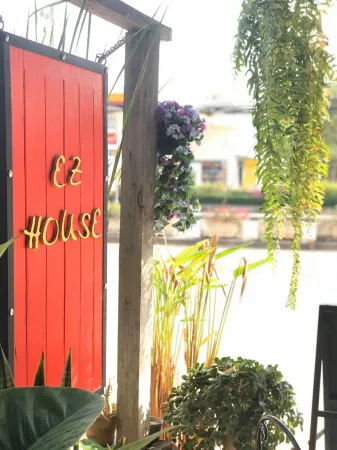 EZ House Отели рядом с достопримечательностью «Wat Traphang Tong Lang»