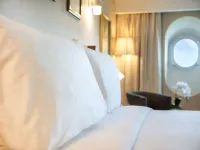 Queen Elizabeth 2 Hotel Hotels near Titanic