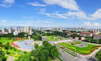 Zhengyang Holiday Hotel (Qingdao Agricultural University subway station store)