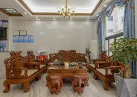 Dongshan Yanlaige Homestay - غرفة مطلة على الجبل