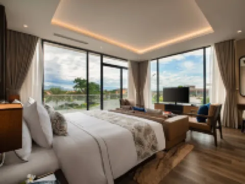 Wyndham Grand KN Paradise Cam Ranh Hotels near KN Golf Links